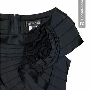 Tadashi Shoji cocktail dress (sz 6)